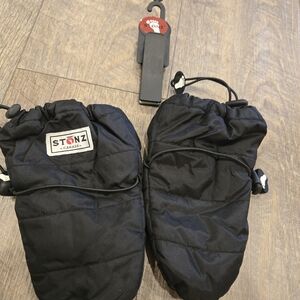 Stonz Black Quilted Mittens